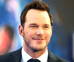 Chris Pratt enjoys coffee date with mystery woman