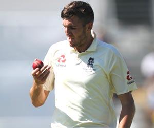 Craig Overton suffers a hairline crack in his rib, will play the Ashes test 