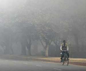 Cold wave intensifies in Delhi, air quality dips to 'very poor'