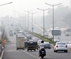 Fog? Mumbai wakes up to a morning just like Delhi