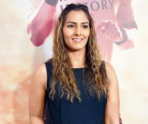 Geeta Phogat: Zaira Wasim should have slapped that man who molested her