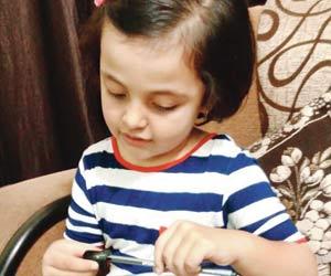 Stationery makers send 5 sharpners meant for left-handed to junior KG girl