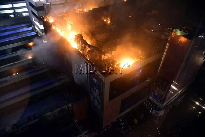 Kamala Mills fire. Pic/Sameer Markande