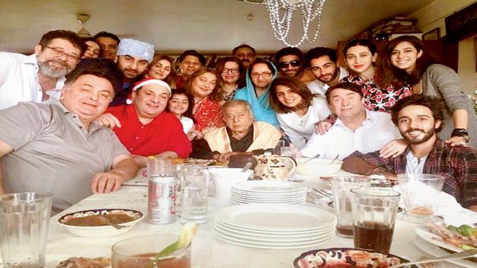 Shashi Kapoor (centre) with the Kapoor clan at the Xmas brunch last year (inset) Randhir