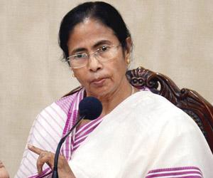 Mamata Banerjee blames Centre on fund release