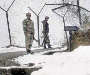 Militants attack CRPF camp in Jammu and Kashmir, three troopers injured