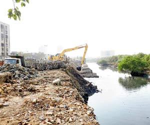 Mithi River choked due to Metro III: Will Mumbai face massive floods in 2018?