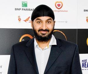 Monty Panesar breaks ankle, to miss dance reality show