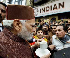 Narendra Modi makes unscheduled halt; sips coffee at Shimla famous coffee house