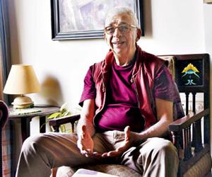Naseeruddin Shah: People are in tears...they ask if they can hug me