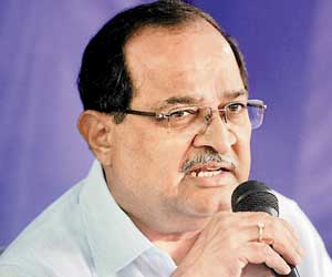 Opposition blames Shiv Sena-BJP, wants CBI to probe into corruption in the BMC
