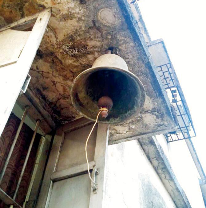 The bell recovered from Elphinstone Road station