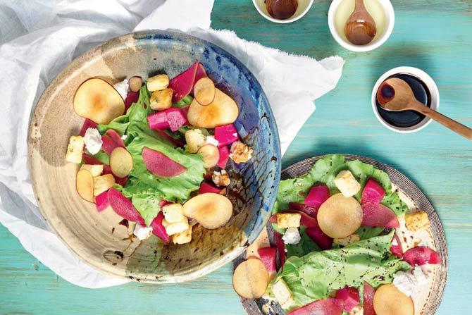 Romaine hearts and seasonal pears