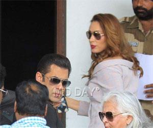 All you need to know about Salman Khan's 52nd birthday with Iulia Vantur beside