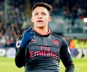 Alexis Sanchez is dividing  Arsenal, claims Thierry Henry