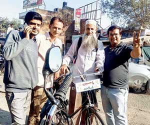 Mumbai: 53-yr-old cycles 700km to pay respects to late Syedna
