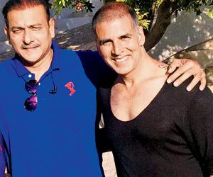 Ravi Shastri catches up with fellow Don Bosco alumni Akshay Kumar