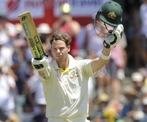 Ashes: Steve Smith hit on hand, should be OK for MCG test