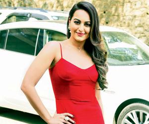 Sonakshi Sinha hopes to design for Bollywood one day