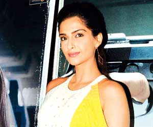 Sonam Kapoor: Need to tackle pay disparity together