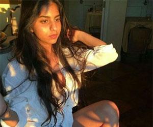 Suhana Khan flaunts her toned legs in this beautiful sun-kissed picture