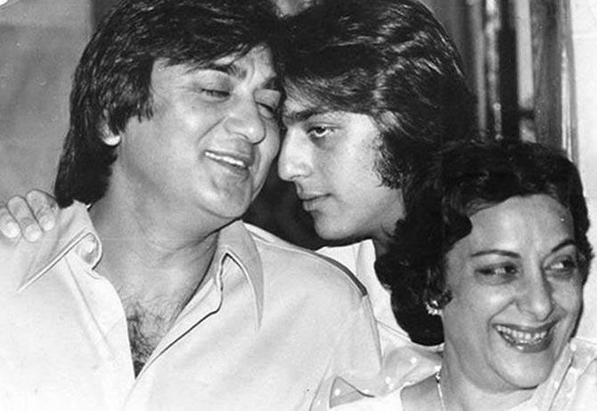 Sanjay Dutt with father Sunil Dutt and mother Nargis