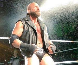 Triple H defeats Jinder Mahal in WWE Live India