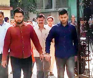 Mumbai Crime: Malad siblings, mum arrested for selling stolen phone online