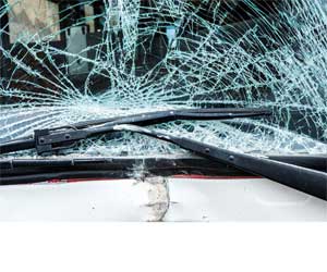 Collision of vehicles kills 2, injures 10