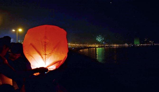 a flying lantern caused a fire in a high-rise in 2015 in Malad. File pic