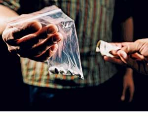Mumbai: Bandra cops nab drug peddler with meow meow meant for New Year revellers
