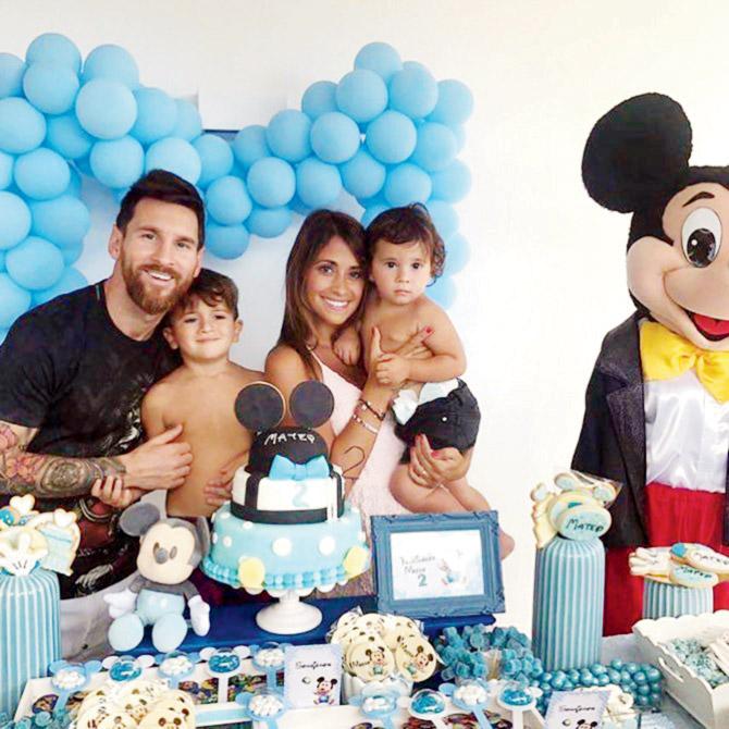 Lionel Messi with wife Antonella and sons Thiago and Mateo 
