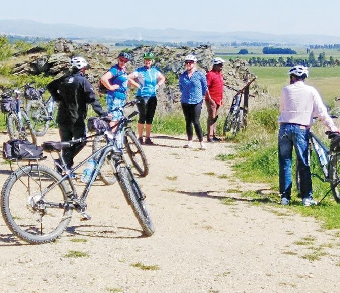 Do not miss cycling on the Otago Central Rail Trail. Once a rail track that was decommissioned, it was converted into a cycle track in the 1990s and now runs a length of over 100 kilometres. Hire bikes and guides at www.bikeitnow.co.nz