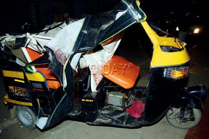 The autorickshaw that was crushed in the incident