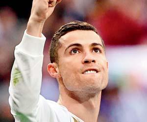 Cristiano Ronaldo named Globe Soccer's Best Player for second time in a row