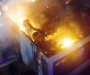 Mumbai: Owners of Kamala Mills nightspot where fire occurred on the run