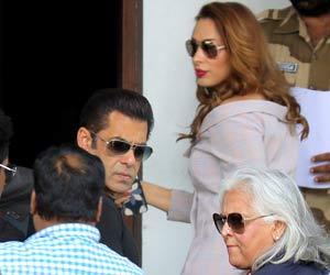 Salman Khan's rumoured girlfriend Iulia Vantur is bonding with this cricketer