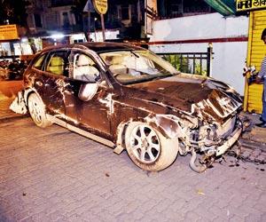 Mumbai Accident: Car turns turtle at Amar Mahal, driver vanishes