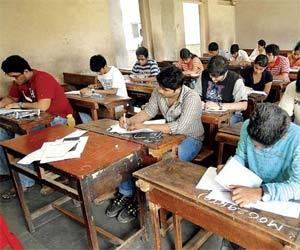 Mumbai University goofs up again! Makes students give same exam twice