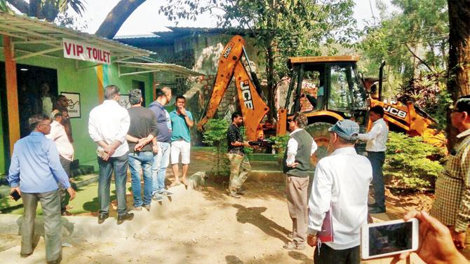 The Lonavla municipal authorities yesterday tore down the toilet blocks built illegally at the Bigg Boss shoot location