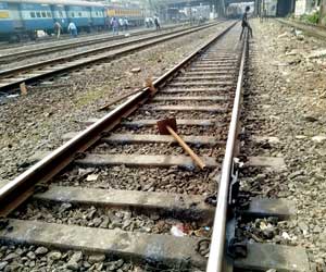 Mumbai: Motorman averts mishap after spotting iron rods on tracks