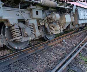 Six coaches of Manduadih Express derails in New Delhi