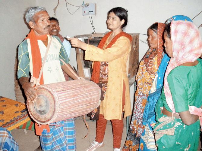 Prachi Dublay records music with the Pando tribe in Chhattisgarh