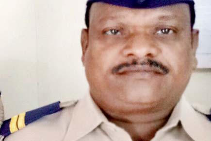 Constable on bike dies after crashing into truck in Mumbai