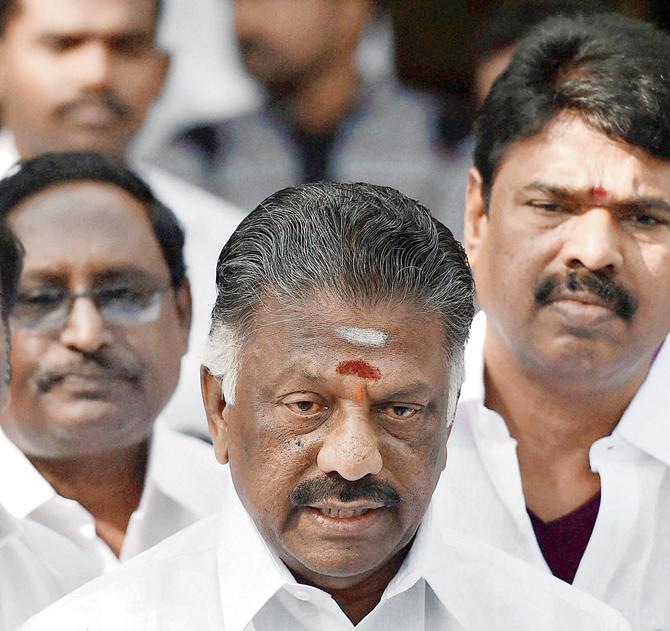 Oâu00c2u0080u00c2u0088Panneerselvam said he may withdraw his resignation if the people of Tamil Nadu and party cadres so desired. File Pic