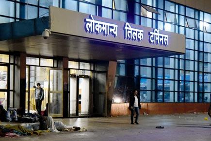 Suresh Prabhu calls for expediting Mumbai stations redevelopment work