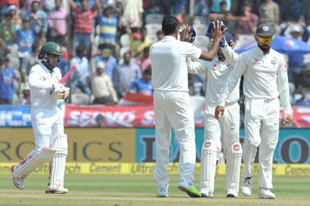 Ind vs Ban: Bangladesh 103-3, need 356 runs to beat India in one-off Test