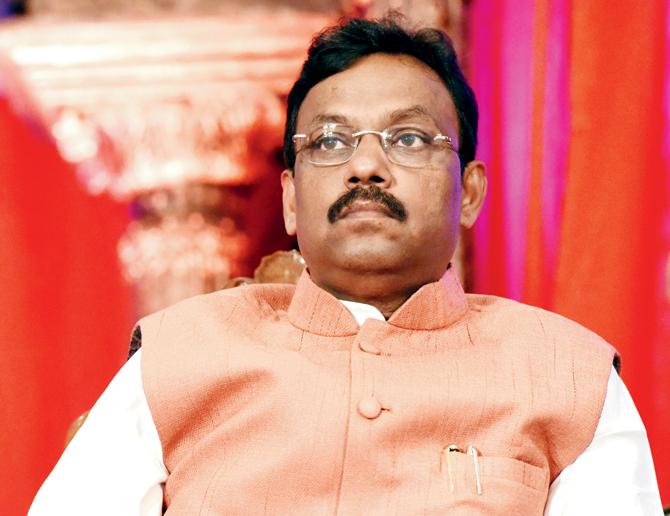 Vinod Tawde claims that the Sena is helping the Congress with 10 seats,  and the latter is returning the favour  in 40 wards. FILE PIC
