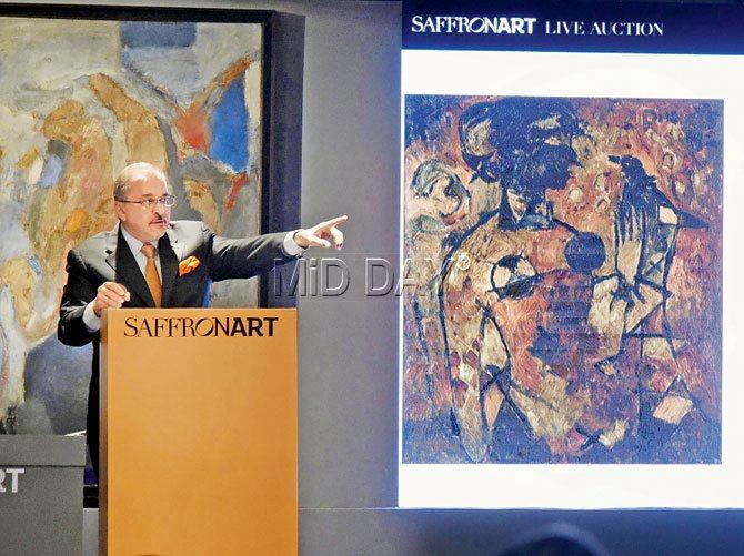 Saffronart co-founder Dinesh Vazirani helms the auction as a work by India’s top-selling artist VS Gaitonde goes under the hammer yesterday. Pic/Shadab Khan