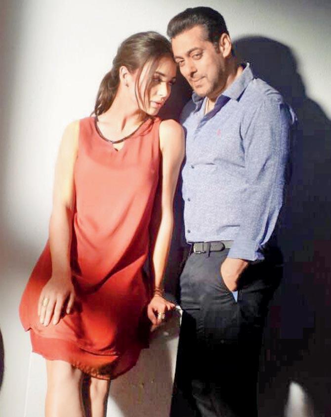 670px x 842px - Amy Jackson will be the face of Salman Khan's 'Being Human'